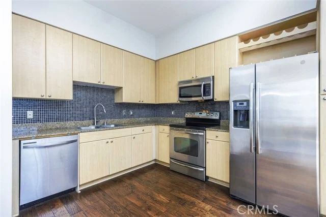388 E Ocean Boulevard #1415 photo 2