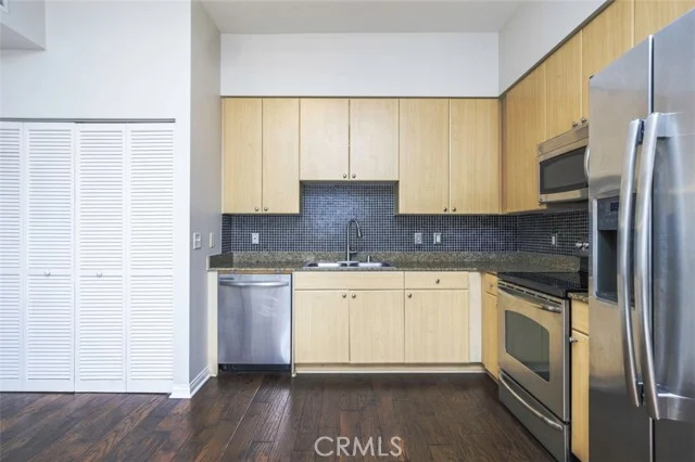 388 E Ocean Boulevard #1415 photo 3