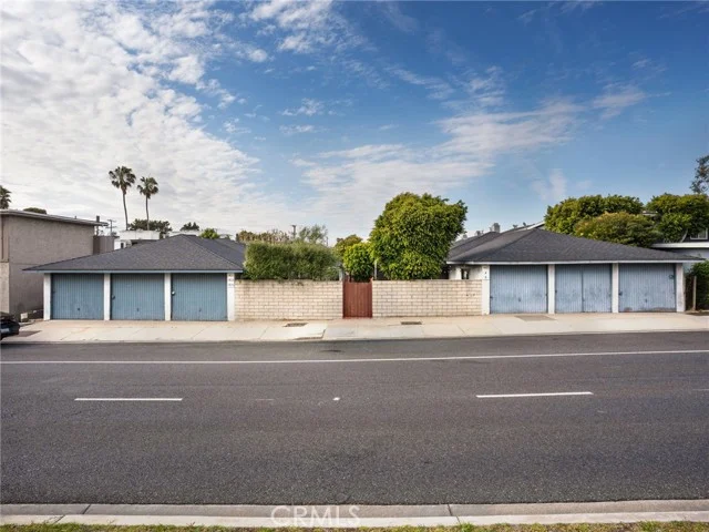 1411 Manhattan Beach photo 3