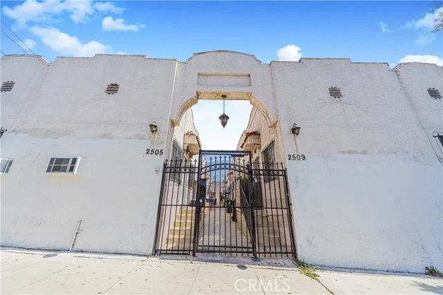 2505 Malabar photo 2