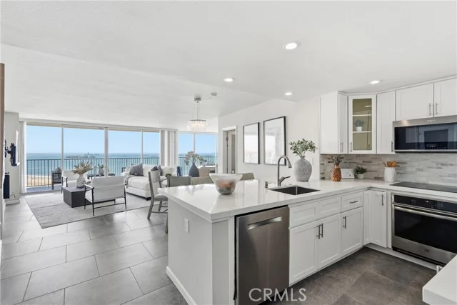 700 E Ocean Boulevard #2305 photo 2
