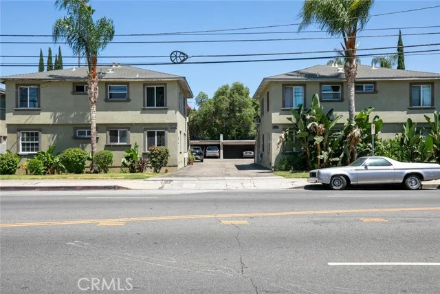 15455 Vanowen photo 2