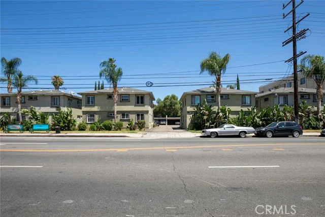 15455 Vanowen photo 3