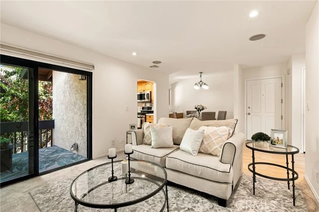 6716 Clybourn #238, North Hollywood