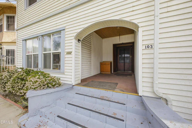 1032 S Westlake Avenue photo 2