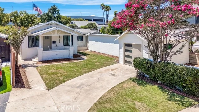 1325 Talmadge Street photo 2
