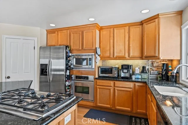 1410 Anaheim St photo 5
