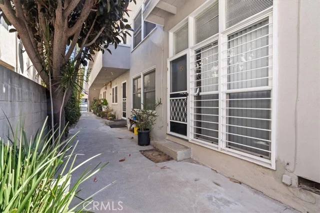 1646 Berkeley photo 2