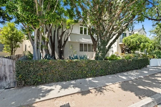 1646 Berkeley photo 3