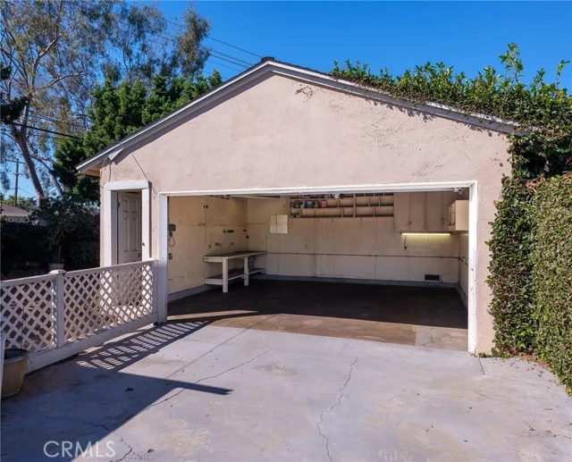 22933 Kent Avenue photo 2