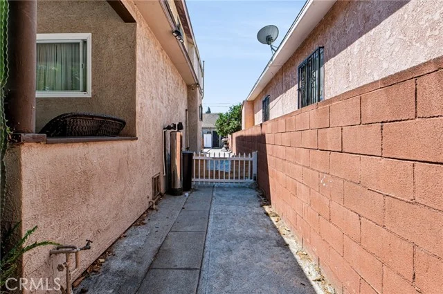 1208 E 34th Street Los Angeles CA photo 5