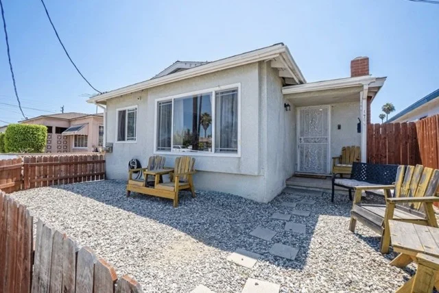 1627 Broad Avenue photo 2