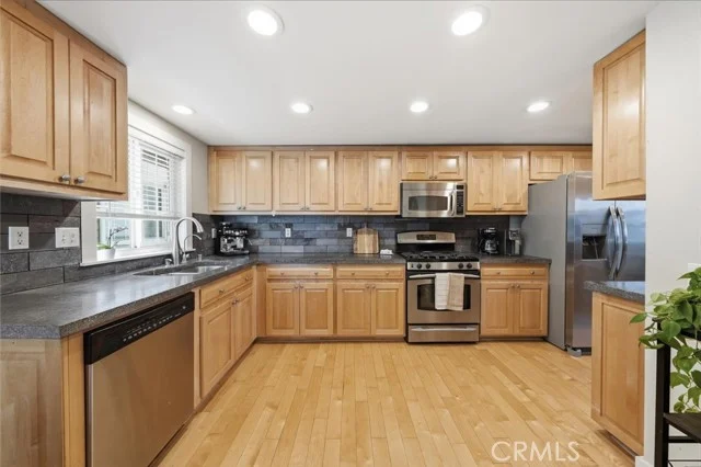 23524 Arlington #B photo 4