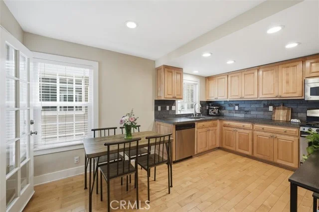 23524 Arlington #B photo 5