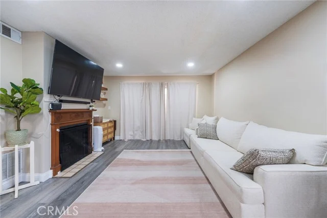 628 Daisy Avenue #225 photo 2