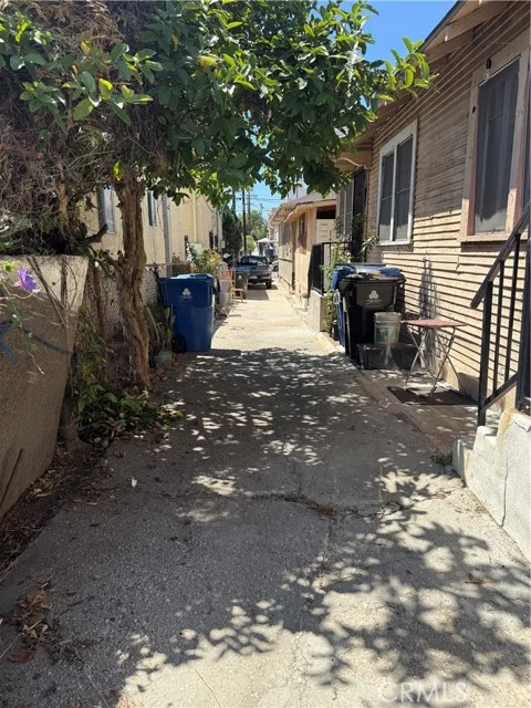 400 N St Louis photo 3