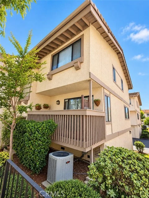 26009 Alizia Canyon #E, Calabasas
