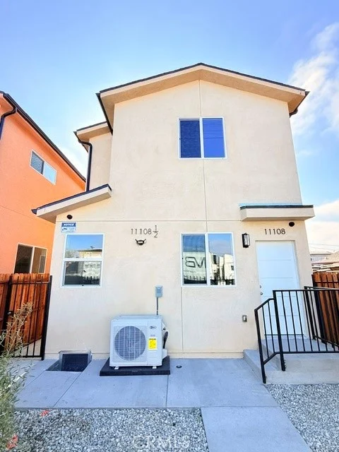 11108 S Avalon photo 2