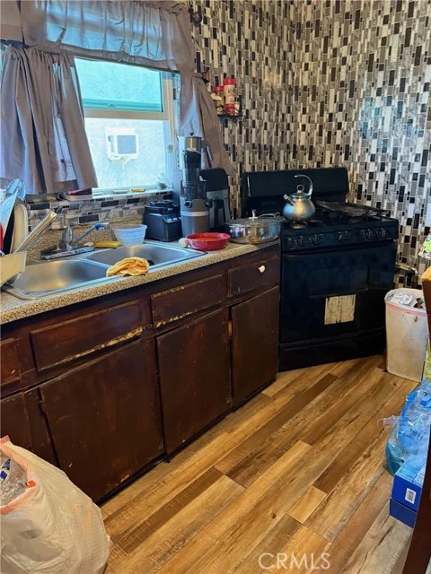 1055 N Stone Street photo 5