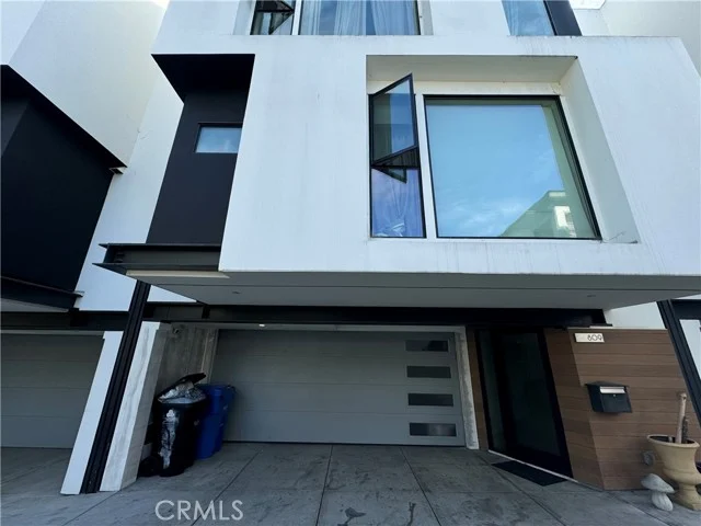 809 N Detroit Street photo 3
