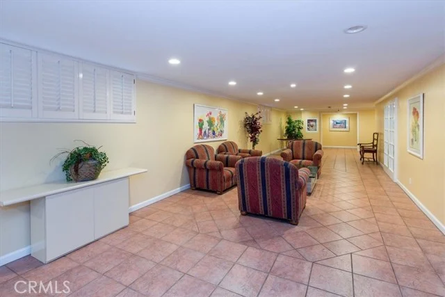 5339 Lindley Unit 207 photo 3