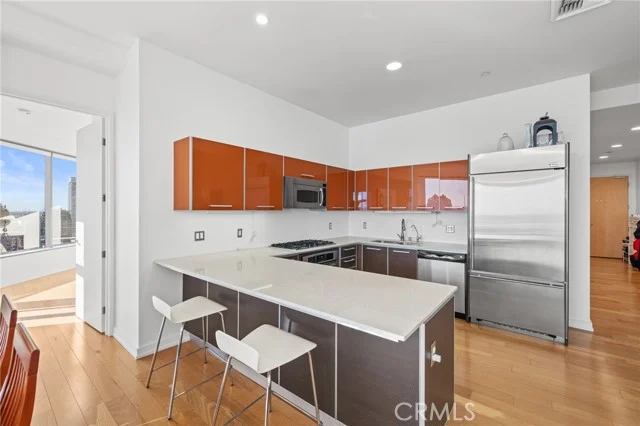 801 S Grand #1611 photo 3