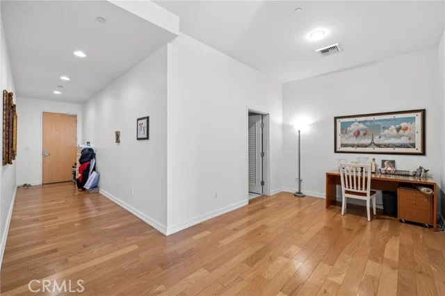 801 S Grand #1611 photo 5
