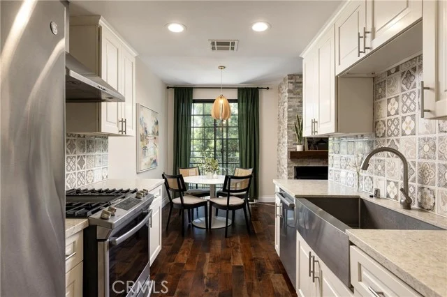 860 S Lucerne #103, Los Angeles