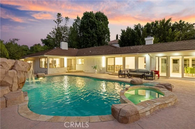 4651 Ellenita Avenue, Tarzana