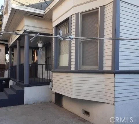 1038 W 21st Street photo 2
