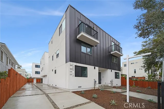 171 S Hoover, Los Angeles