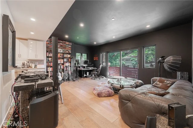 2239 Laurel Canyon photo 4