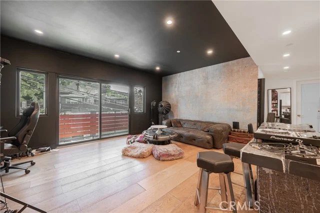 2239 Laurel Canyon photo 5