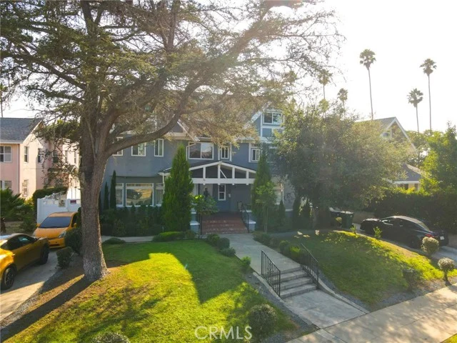 4440 Victoria Park photo 4