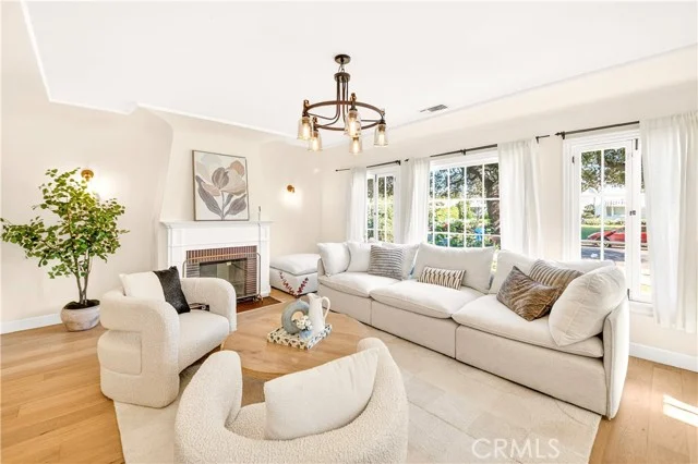 827 Hauser Blvd photo 4