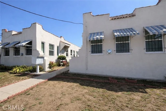 1246 N Kenmore Ave photo 3