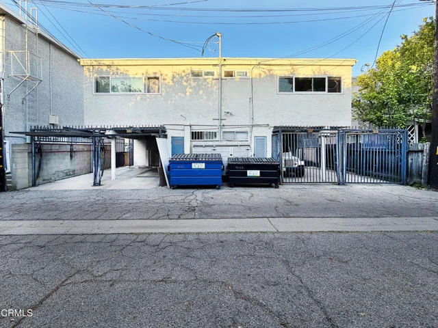 4227 Whitsett Avenue photo 4