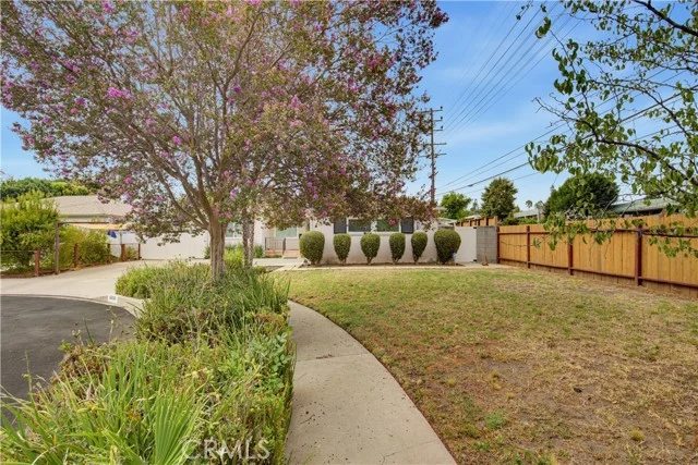 16858 Weddington Street photo 4