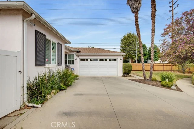 16858 Weddington Street photo 5