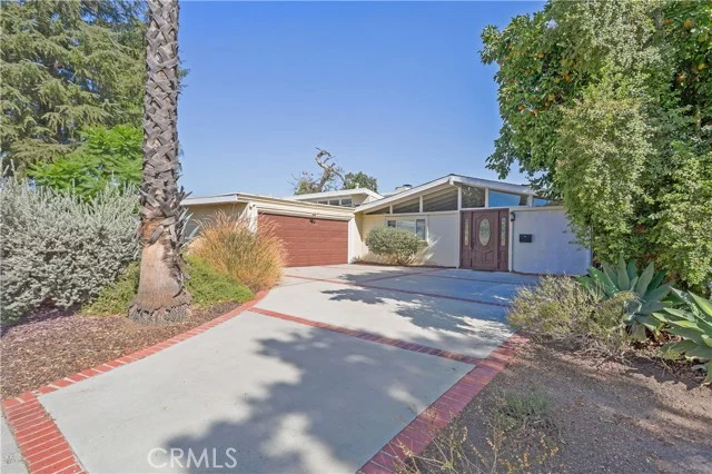19841 Hamlin Street photo 2