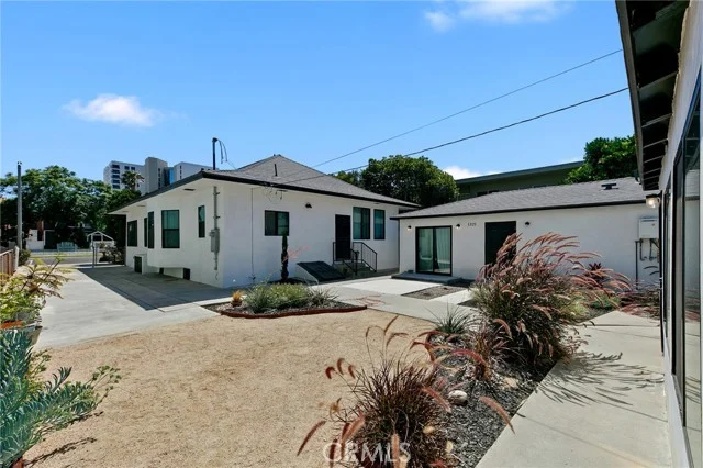 1317 E 1st photo 4