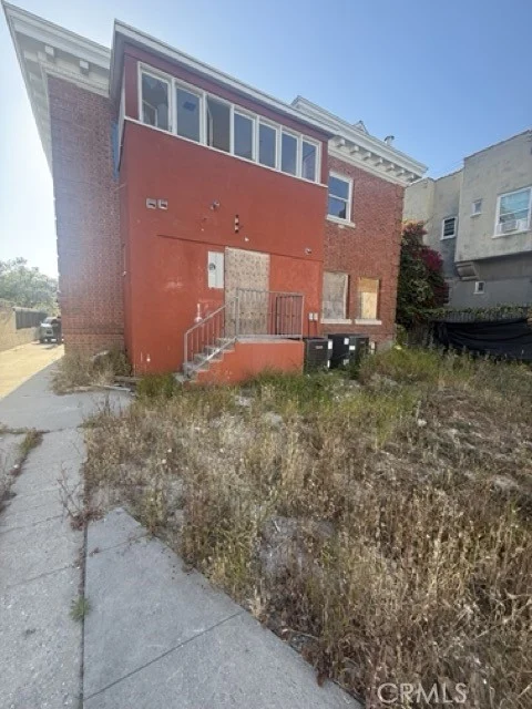 138 N Manhattan photo 5