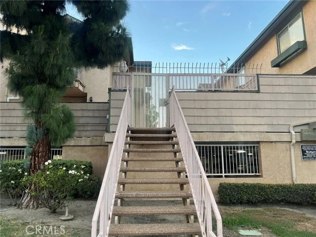 1235 E Carson #5 photo 3
