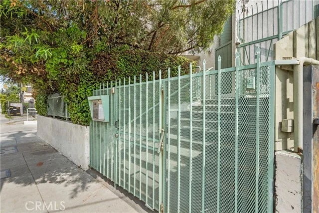 6036 Hazelhurst #C photo 2