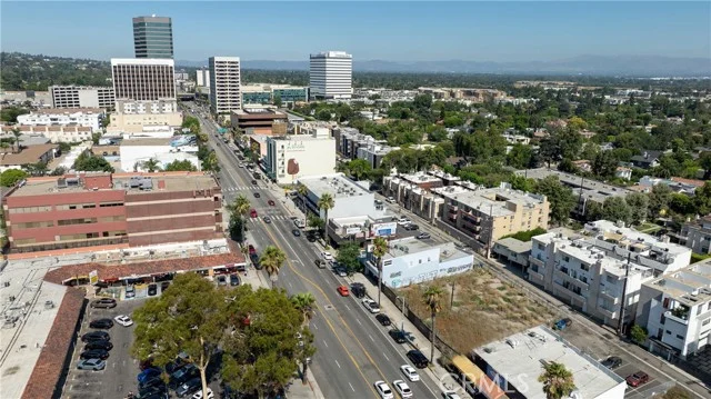15027 Ventura Boulevard photo 2