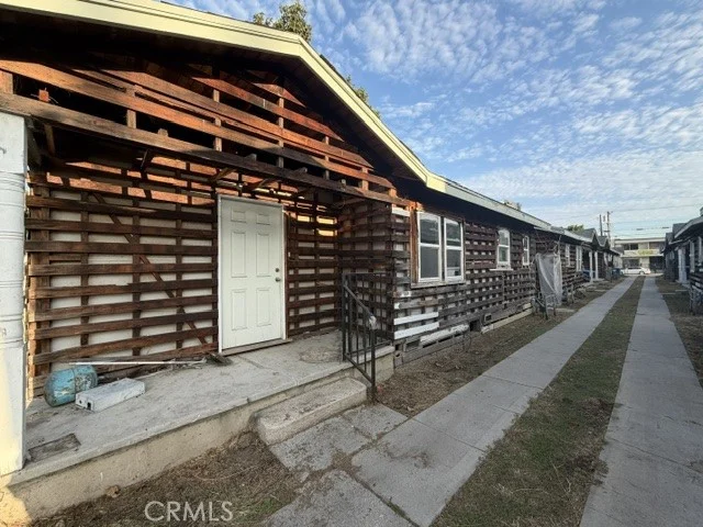 1094 W 39th photo 3