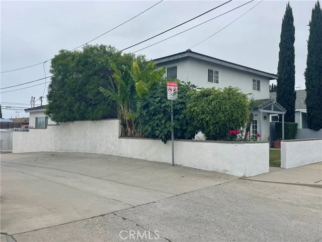 927 W 6th Street photo 3