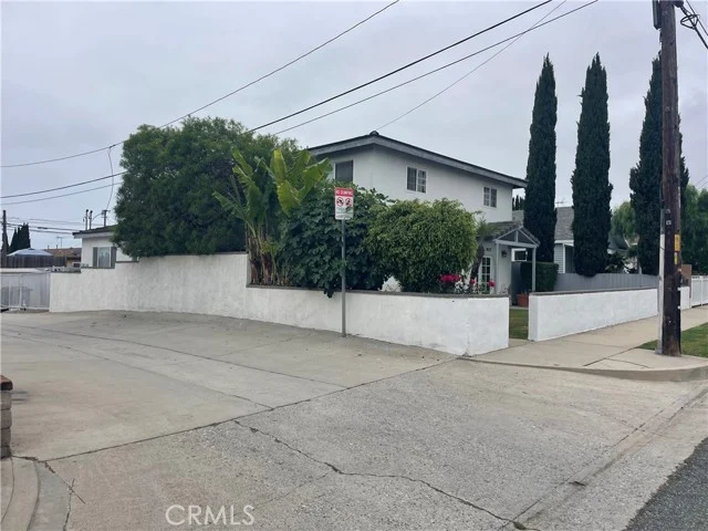 927 W 6th Street photo 4