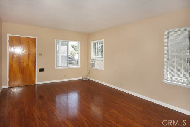 6449 Lemon Avenue photo 4