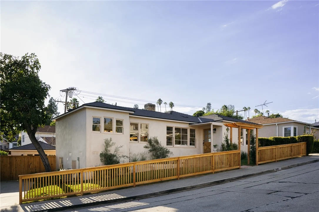 815 Cresthaven photo 3